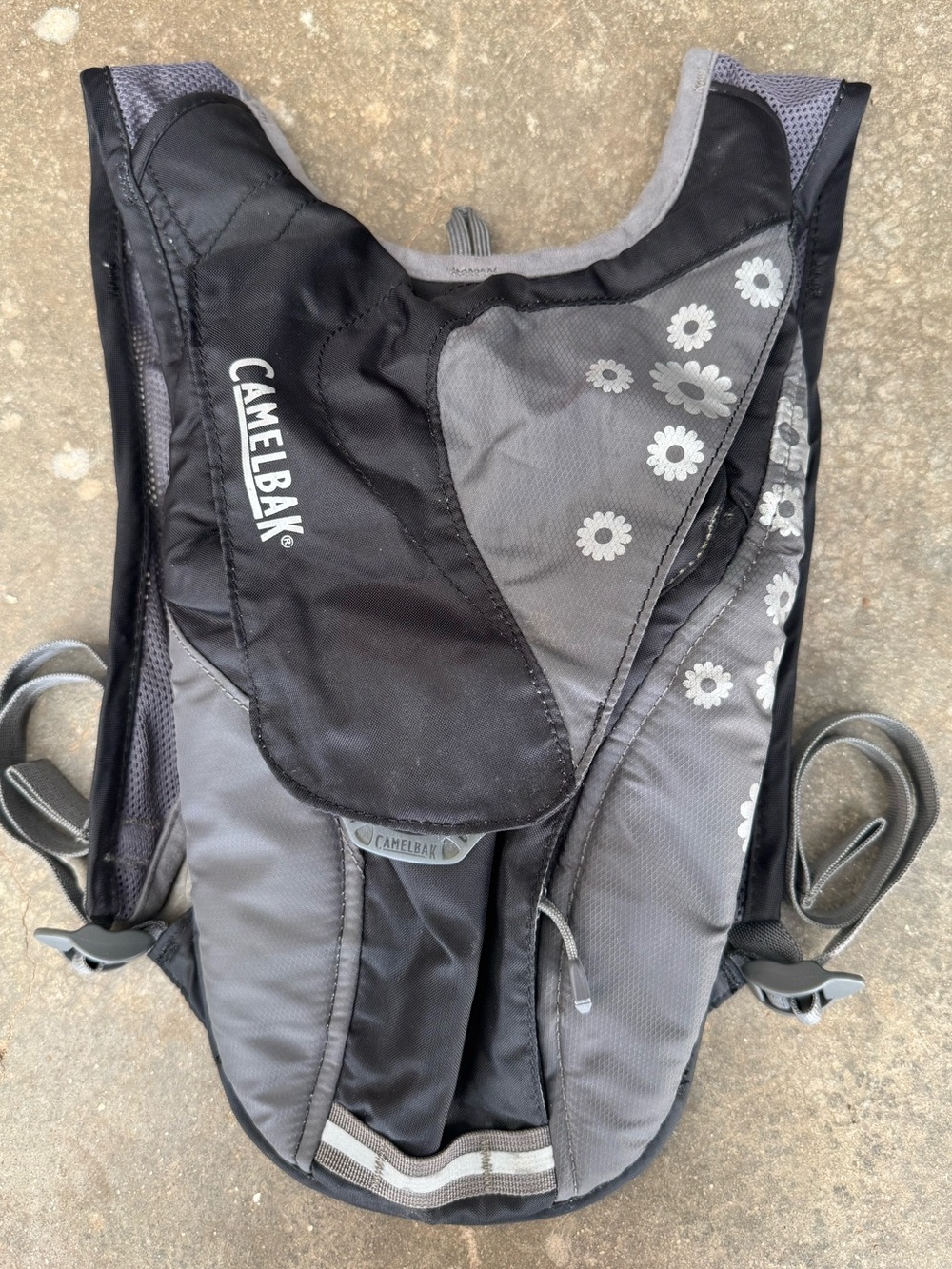CamelBak Charm Women’s Hydration Backpack Gray Floral Hiking Running Pack